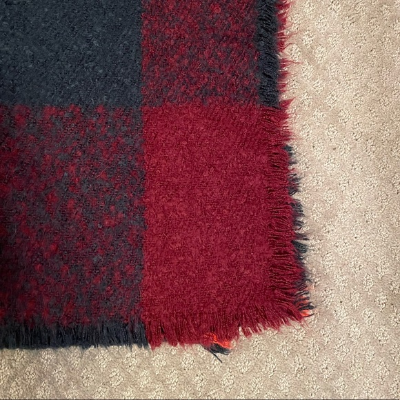 Soft warm large shawl wrap scarf - Picture 4 of 6